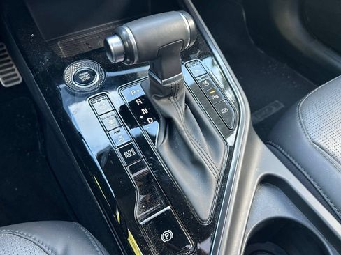 Used 2023 Kia Niro SX Touring FWD image 16