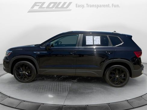 Used 2023 Volkswagen Taos SE FWD image 5