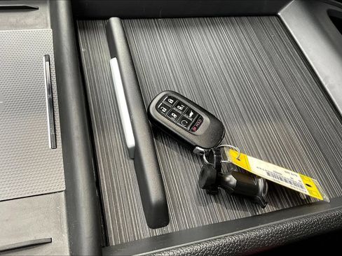 Used 2026 Honda Odyssey Elite image 35