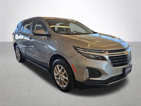 Used 2023 Chevrolet Equinox LT w/ Driver Convenience Package AWD/4WD image 5