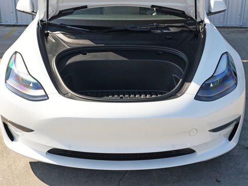 Used 2022 Tesla Model 3 image 8