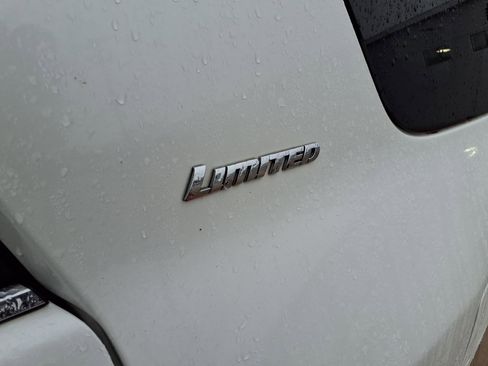 Used 2017 Toyota 4Runner Limited AWD/4WD image 2