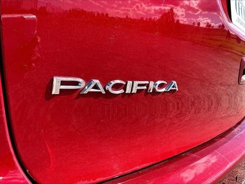 Used 2025 Chrysler Pacifica Select FWD image 24