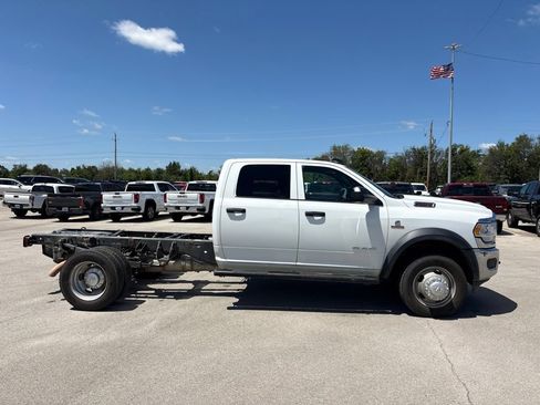 Used 2022 RAM 5500 Tradesman w/ Chrome Appearance Group AWD/4WD image 12