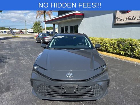 Used 2025 Toyota Camry LE FWD image 4