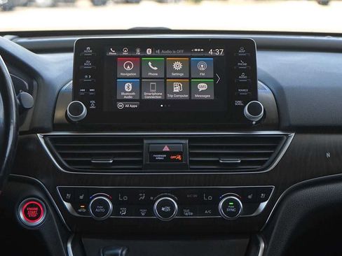Used 2018 Honda Accord Touring image 19
