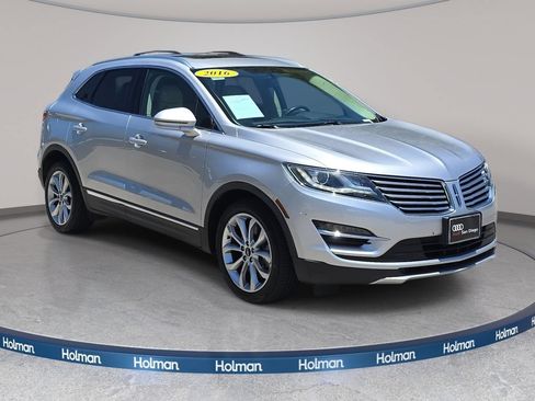 Used 2016 Lincoln MKC Select w/ Select Plus Package FWD image 4
