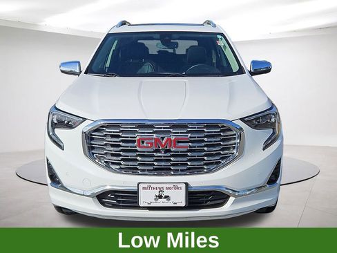 Used 2020 GMC Terrain Denali w/ Denali Premium Package AWD/4WD image 2