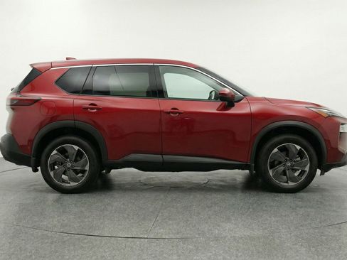 Used 2025 Nissan Rogue SV AWD/4WD image 11