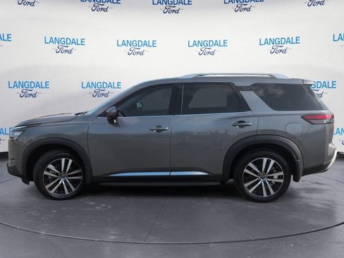 Used 2025 Nissan Pathfinder Platinum w/ Cargo Package FWD image 10