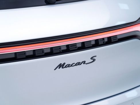 Certified 2026 Porsche Macan S AWD/4WD image 14