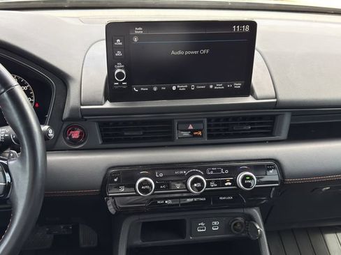 Used 2025 Honda Pilot TrailSport image 18