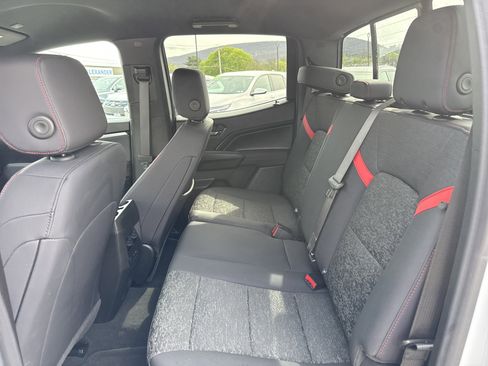 Used 2025 Chevrolet Colorado Z71 image 13