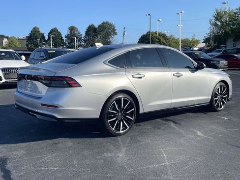 Used 2024 Honda Accord Touring image 7