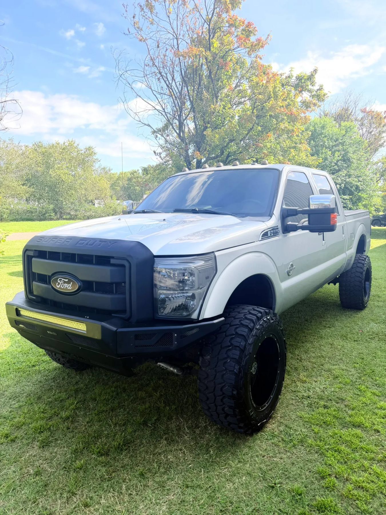 Used 2016 Ford F350 Platinum w/ FX4 Off-Road Package AWD/4WD image 3