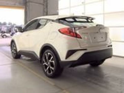 Used 2020 Toyota C-HR XLE FWD image 7