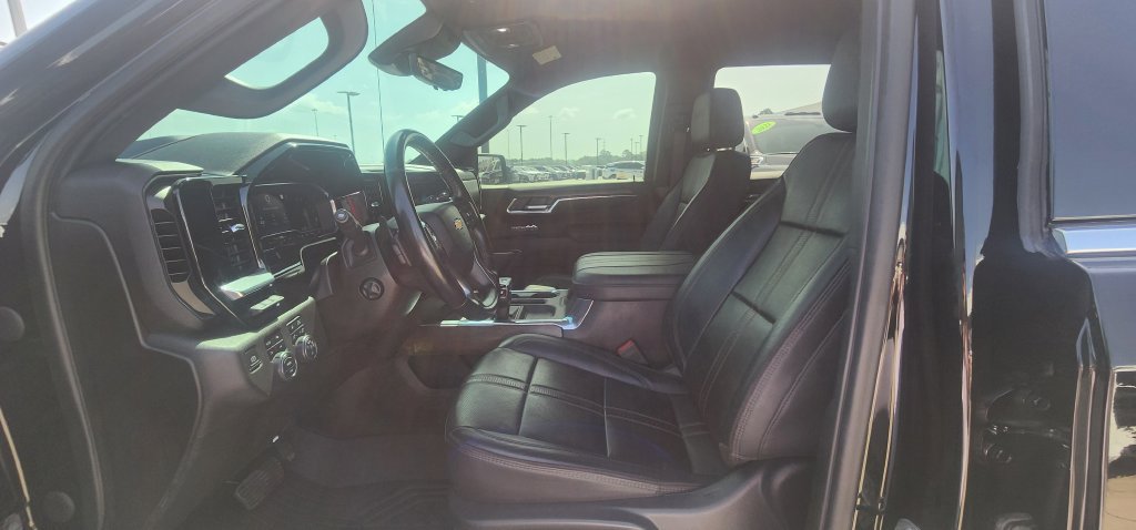 Used 2023 Chevrolet Silverado 1500 High Country w/ Technology Package AWD/4WD image 14