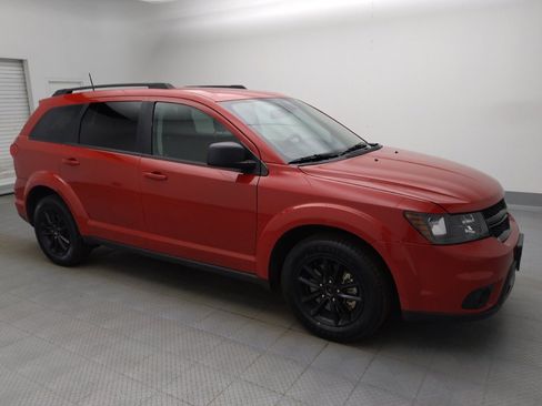 Used 2019 Dodge Journey SE w/ Blacktop Package FWD image 11