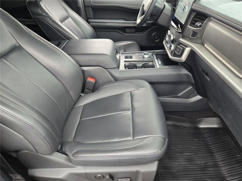 Used 2023 Ford Expedition Max XLT RWD image 13