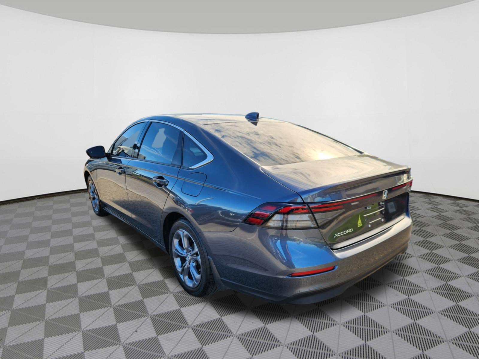 Used 2024 Honda Accord EX image 3