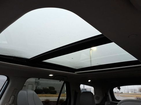 Used 2025 Honda Pilot Touring image 20