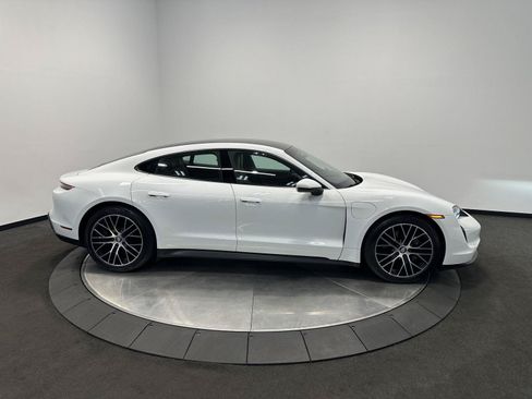 Used 2021 Porsche Taycan RWD image 8
