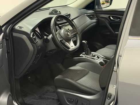Used 2018 Nissan Rogue SV AWD/4WD image 8