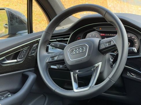 Used 2025 Audi Q7 3.0T Premium w/ Convenience Package image 12