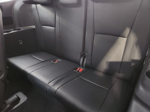 Used 2023 Toyota Highlander Platinum FWD image 32