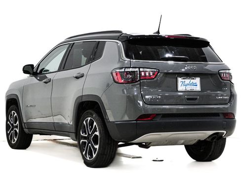 Used 2022 Jeep Compass Limited w/ Sun and Sound Group AWD/4WD image 9