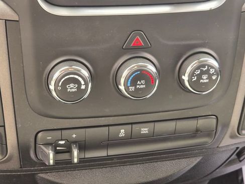 Used 2019 RAM 1500 Express AWD/4WD image 23