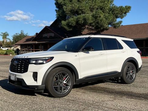 Certified 2025 Ford Explorer ST-Line w/ Premium Package image 2