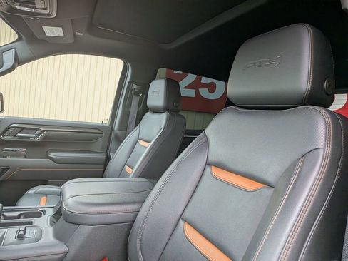 Used 2023 GMC Sierra 1500 AT4 w/ AT4 Premium Package AWD/4WD image 12