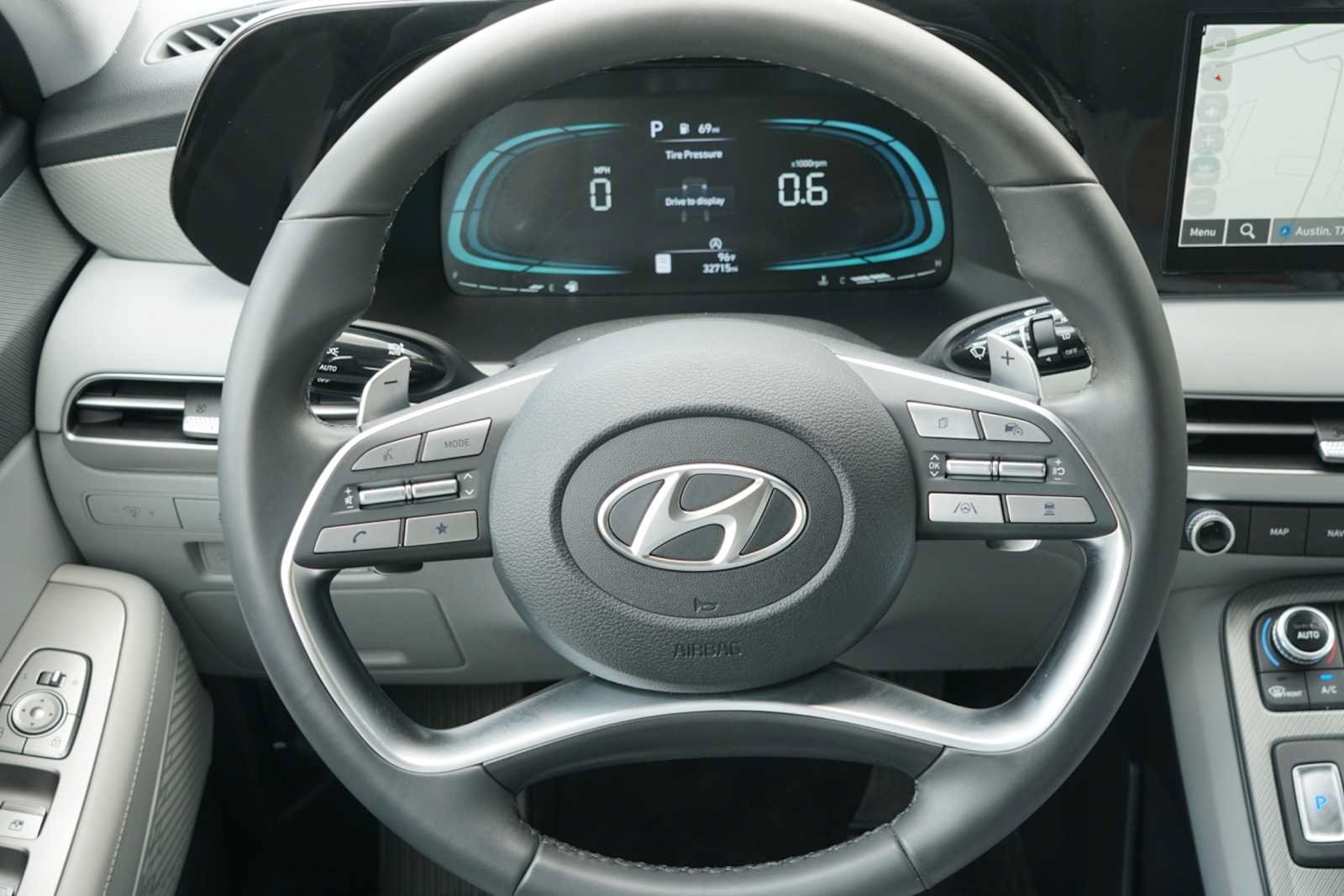 Used 2025 Hyundai Palisade SEL FWD image 23