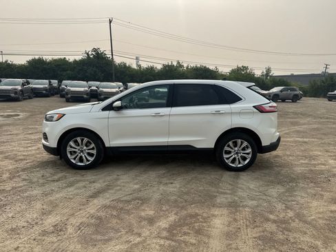 Used 2022 Ford Edge Titanium w/ Equipment Group 301A AWD/4WD image 14