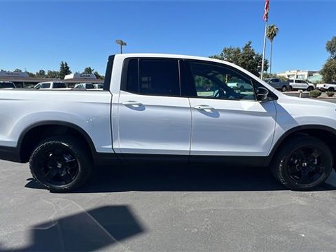 New 2025 Honda Ridgeline Black Edition image 3