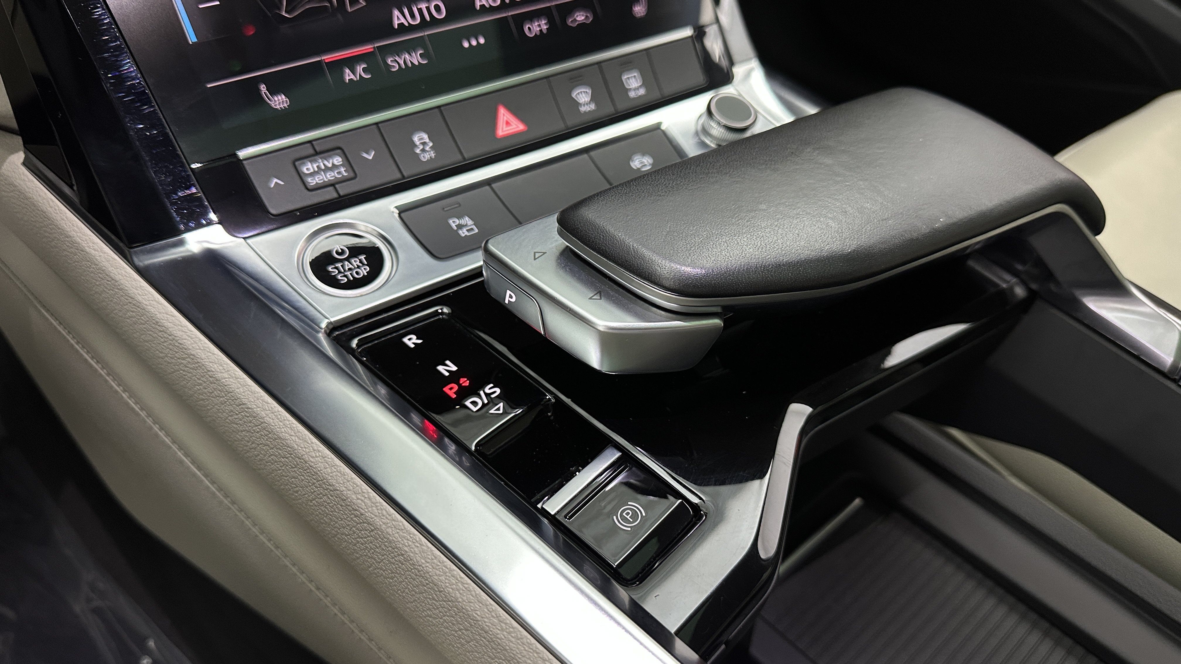 Used 2021 Audi e-tron Premium AWD/4WD image 22