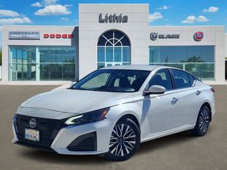 Used 2023 Nissan Altima 2.5 SV FWD video 1