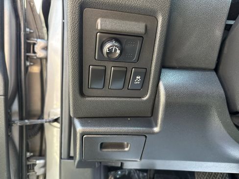 Used 2014 Nissan Rogue S image 17