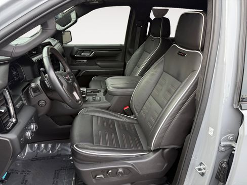 Used 2024 GMC Sierra 1500 AT4X image 10