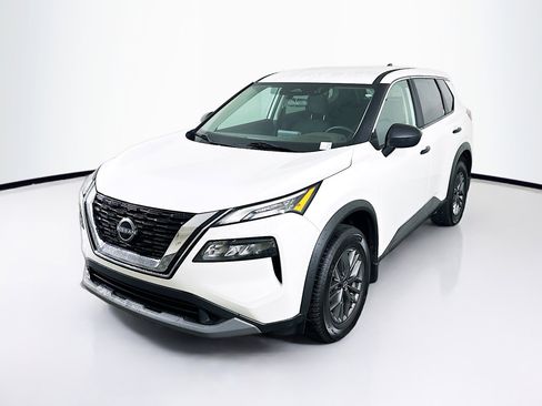 Used 2023 Nissan Rogue S AWD/4WD image 3