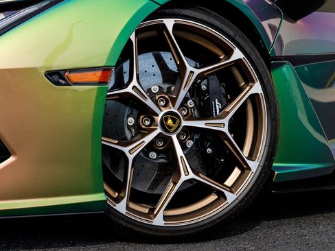 Used 2024 Lamborghini Revuelto AWD/4WD image 3