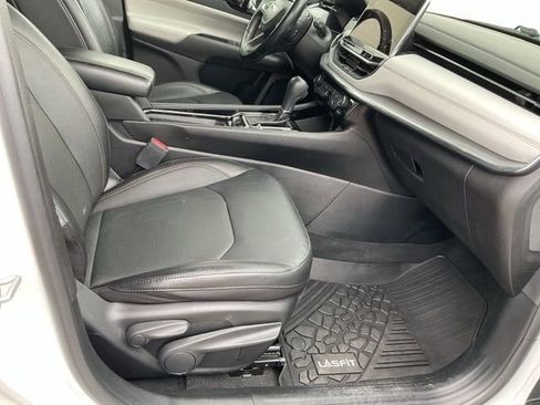 Used 2022 Jeep Compass Limited image 15