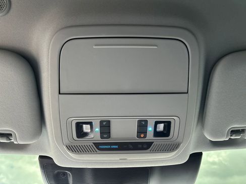 Used 2023 Ford Explorer XLT w/ Equipment Group 202A image 20