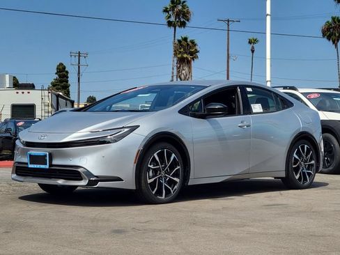New 2026 Toyota Prius Plug-In Hybrid FWD image 3