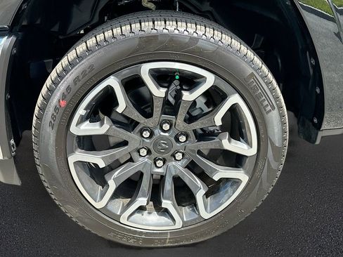 New 2025 RAM 1500 Limited image 40