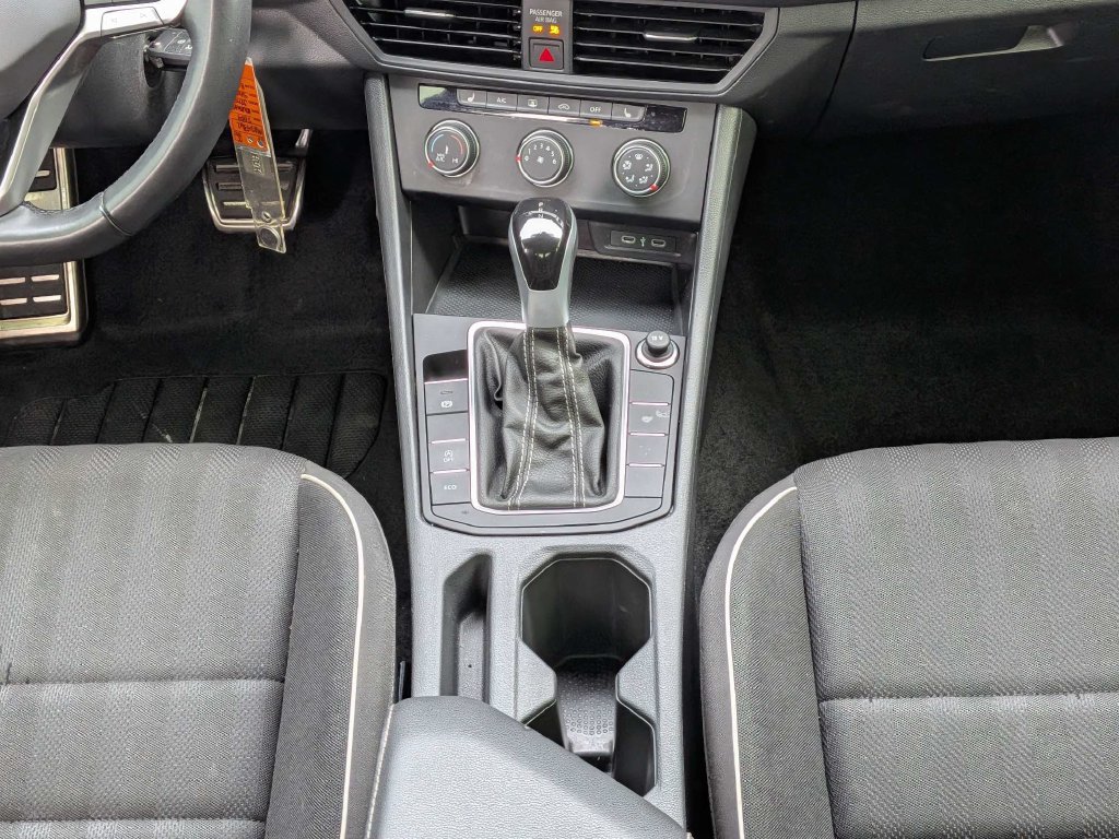 Used 2024 Volkswagen Jetta Sport FWD image 17