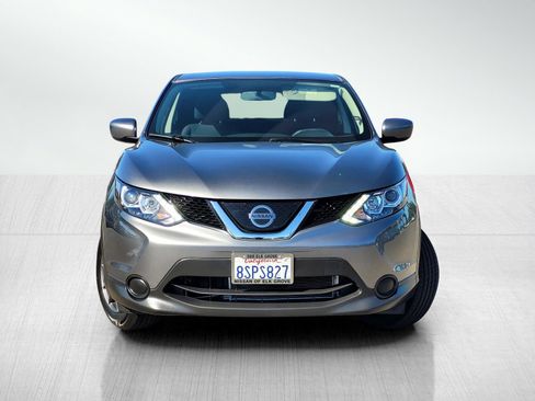Used 2019 Nissan Rogue Sport S FWD image 2