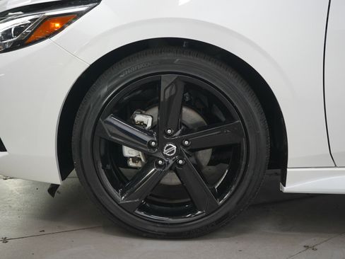 Used 2023 Nissan Sentra SR w/ SR Premium Package FWD image 28