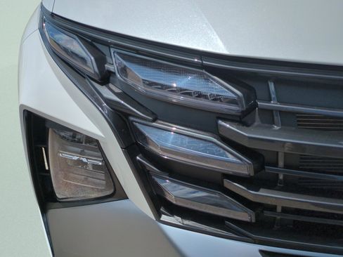 Used 2025 Hyundai Tucson SE FWD image 24